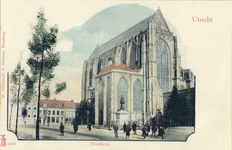 248 Gezicht op de Domkerk (Munsterkerkhof) te Utrecht.N.B.: In 1912 is de straatnaam Munsterkerkhof gewijzigd in Domplein.